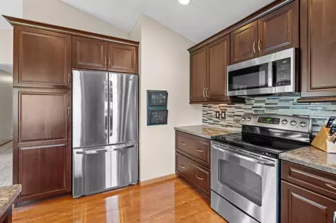 Kitchen - 7018 Eagle Trl, Centerville, MN 55038 photo 7 of 8
