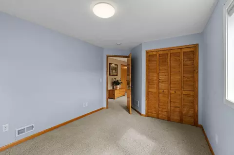 Bedroom - 7018 Eagle Trl, Centerville, MN 55038 photo 10 of 10