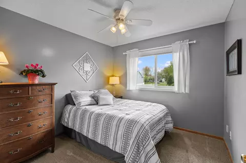 Bedroom - 7018 Eagle Trl, Centerville, MN 55038 photo 6 of 10