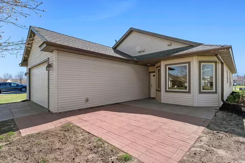 Exterior - 573 Taft Loop S, Cambridge, MN 55008 photo 4 of 5