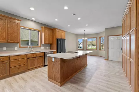 Kitchen - 573 Taft Loop S, Cambridge, MN 55008 photo 2 of 6