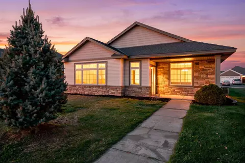 573 Taft Loop S, Cambridge, MN 55008