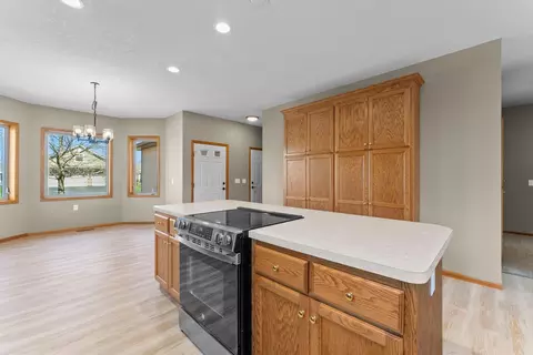 Kitchen - 573 Taft Loop S, Cambridge, MN 55008 photo 4 of 6