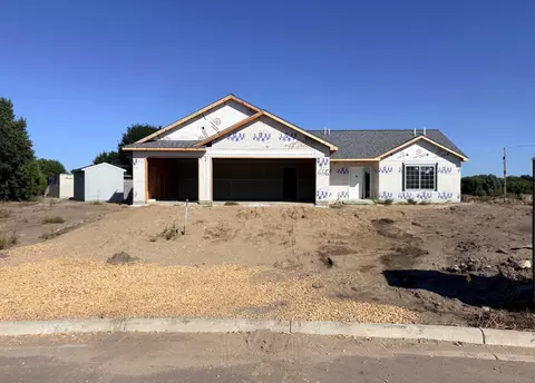 656 Daisy Ct, Lake Crystal, MN 56055