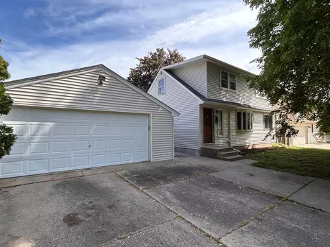 3765 74th St E, Inver Grove Heights, MN 55076