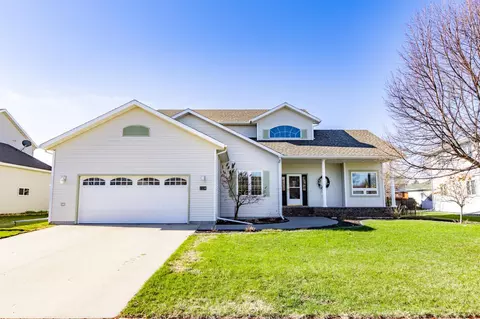 1134 47th Ave N, Fargo, ND 58102