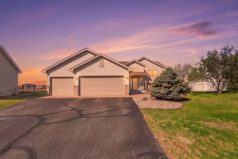 327 4th Ave SE, Saint Joseph, MN 56374