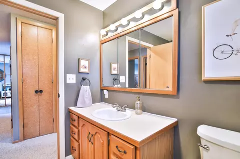Bath - 303 24th St NW, Austin, MN 55912 photo 2 of 3