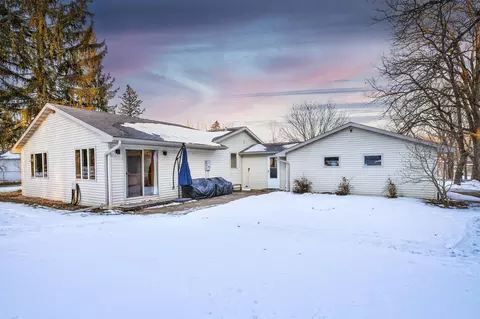 Exterior - 303 24th St NW, Austin, MN 55912 photo 6 of 9