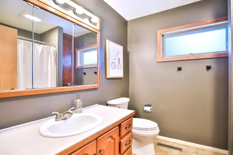 Bath - 303 24th St NW, Austin, MN 55912 photo 1 of 3