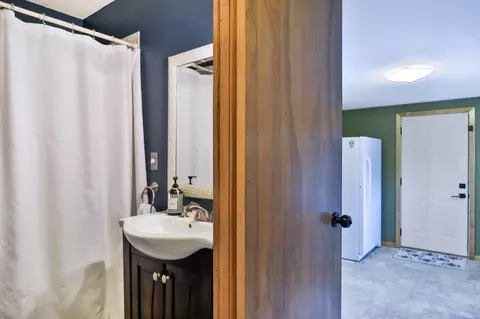 Bath - 303 24th St NW, Austin, MN 55912 photo 3 of 3