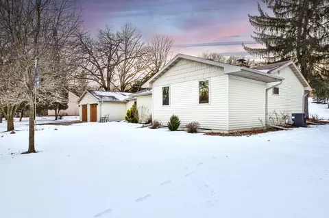 Exterior - 303 24th St NW, Austin, MN 55912 photo 5 of 9