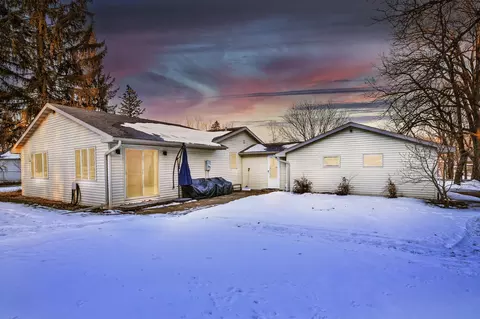 Exterior - 303 24th St NW, Austin, MN 55912 photo 3 of 9
