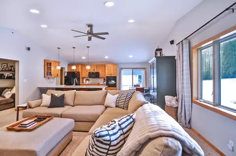 Living - 303 24th St NW, Austin, MN 55912 photo 3 of 4
