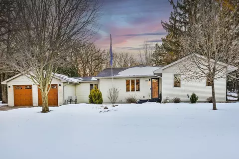 303 24th St NW, Austin, MN 55912