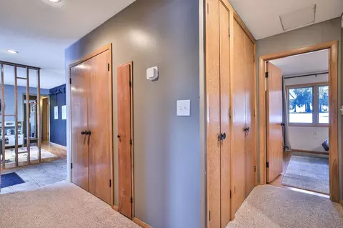 Entry Way - 303 24th St NW, Austin, MN 55912 photo 2 of 2