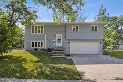 719 10th Ave E, West Fargo, ND 58078