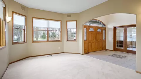 Living - e5110 Interlachen Boulevard, Eleva, WI 54738 photo 2 of 22