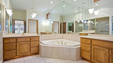 Bath - e5110 Interlachen Boulevard, Eleva, WI 54738 photo 2 of 5