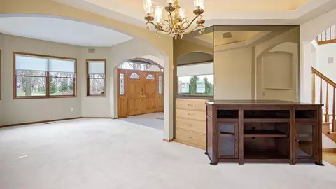 Living - e5110 Interlachen Boulevard, Eleva, WI 54738 photo 3 of 22