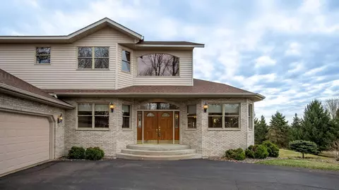 Exterior - e5110 Interlachen Boulevard, Eleva, WI 54738 photo 2 of 15