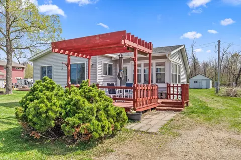 18139 Roberds Lake Blvd, Faribault, MN 55021