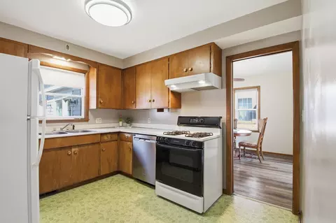 Kitchen - 520 Ann St SE, Willmar, MN 56201 photo 2 of 2