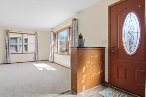 Entry Way - 520 Ann St SE, Willmar, MN 56201 photo 1 of 3
