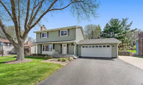 3249 Camelot Dr, Woodbury, MN 55125