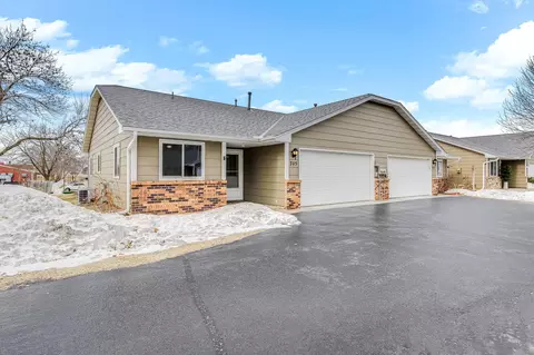 705 Auburn Pl NW, Elk River, MN 55330