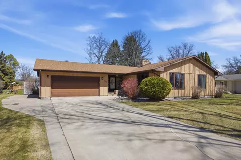 1631 American Way S, Fargo, ND 58103