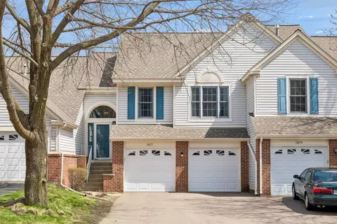 11077 Oregon Curv, Bloomington, MN 55438