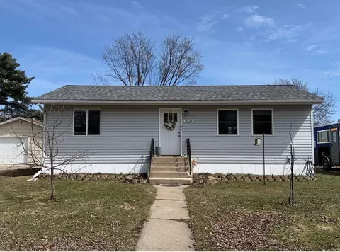 3524 1st Ave E, Hibbing, MN 55746