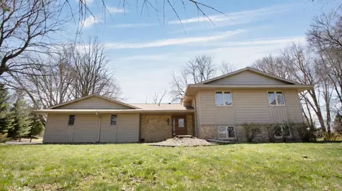 10221 Jeffery Ln, Rogers, MN 55374