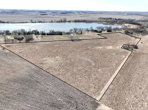 2776 Lochland Hills Dr, Marshall, MN 56258