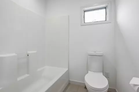Bath - 2229 Wall St, Eagan, MN 55122 photo 8 of 9