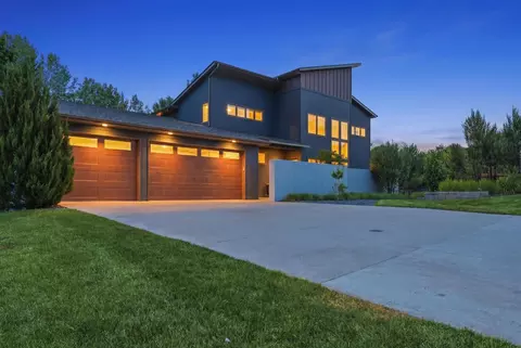2229 Wall St, Eagan, MN 55122