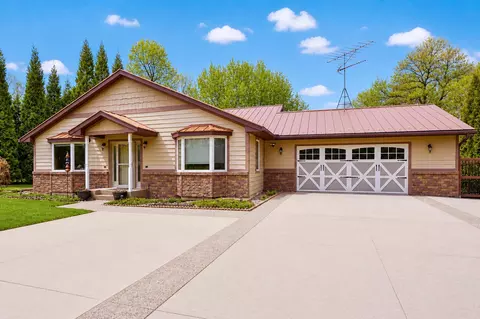 Exterior - 17825 Holt Ct, Faribault, MN 55021 photo 4 of 20