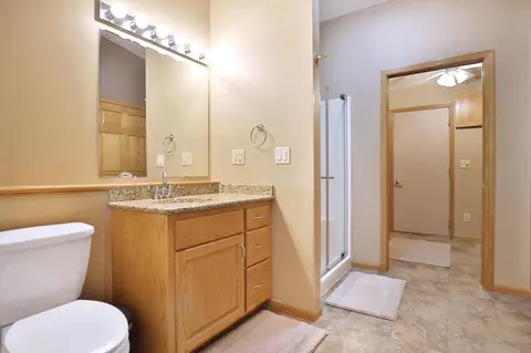 Bath - 17825 Holt Ct, Faribault, MN 55021 photo 3 of 4