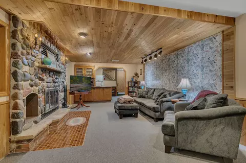 Living - 2426 Cooper Ave S, Saint Cloud, MN 56301 photo 1 of 3