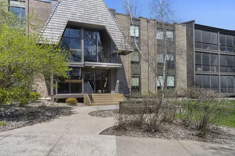 6085 Lincoln Dr #317, Edina, MN 55436