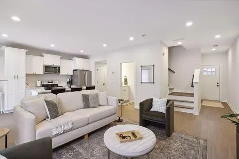 636 Franklin St, Roberts, WI 54023