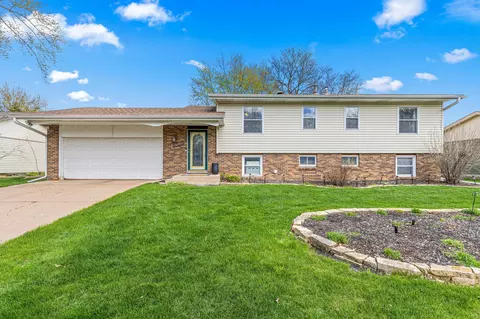 10203 Raven St NW, Coon Rapids, MN 55433