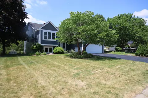 Exterior - 3877 Kennet Cir, Eagan, MN 55123 photo 9 of 9