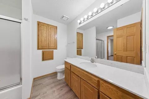 Bath - 3877 Kennet Cir, Eagan, MN 55123 photo 1 of 2