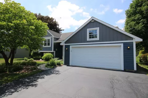 3877 Kennet Cir, Eagan, MN 55123