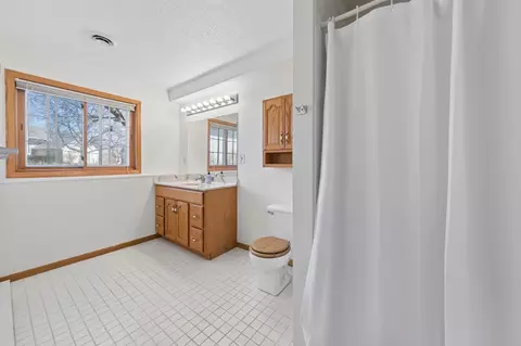Bath - 3877 Kennet Cir, Eagan, MN 55123 photo 2 of 2