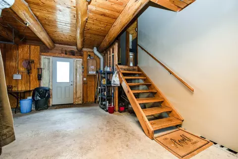 Entry Way - 48484 Flicker Ln, Ottertail, MN 56571 photo 11 of 14