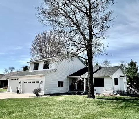 1932 Mark Ln, Eau Claire, WI 54703