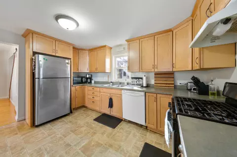 Kitchen - 401 Grace St, Saint Peter, MN 56082 photo 2 of 2